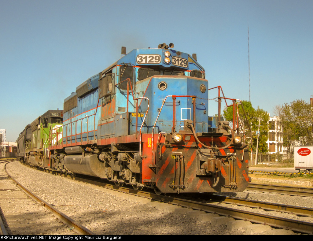 FXE SD40-2 with FNM blue scheme